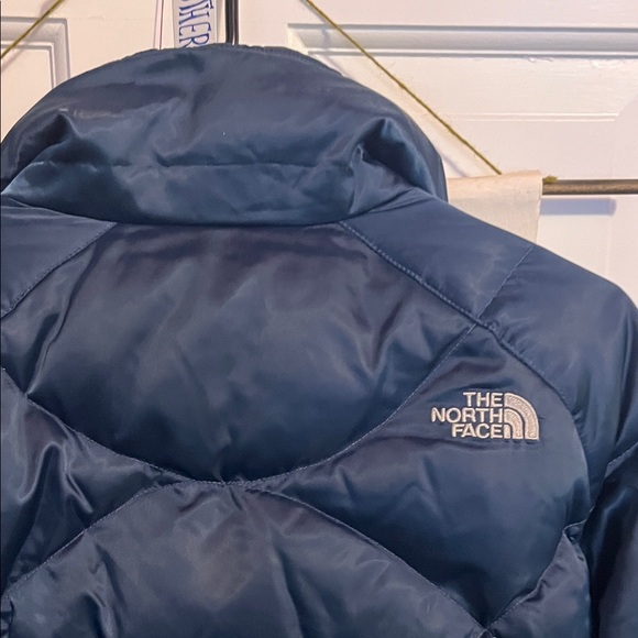 The North Face Women's Puffer Jacket - Navy Blue - Picture 6 of 9